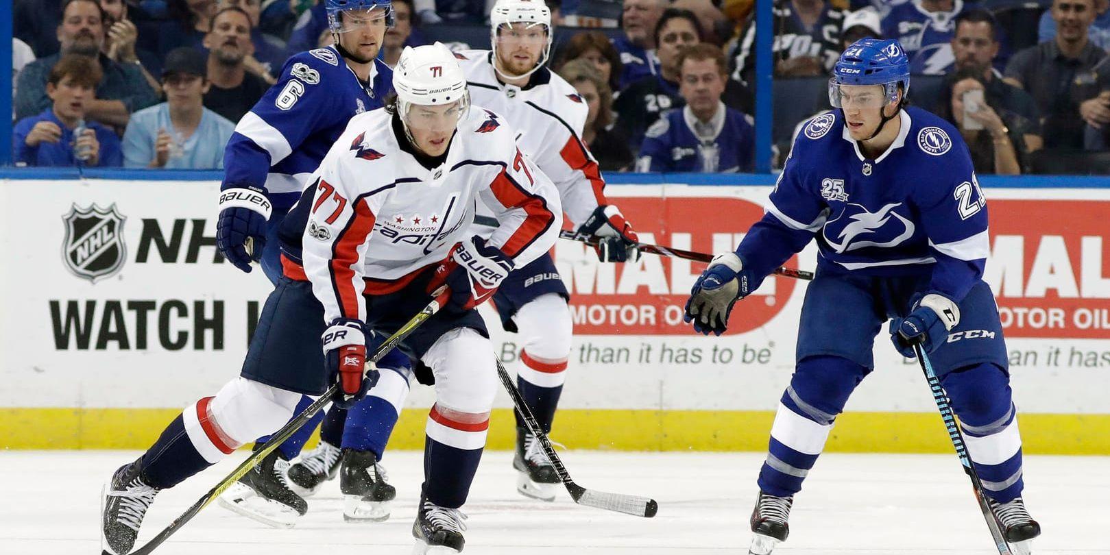 Washingtons T J Oshie, Tampa Bays Anton Strålman och Brayden Point, som satte det avgörande målet i förlängningen.