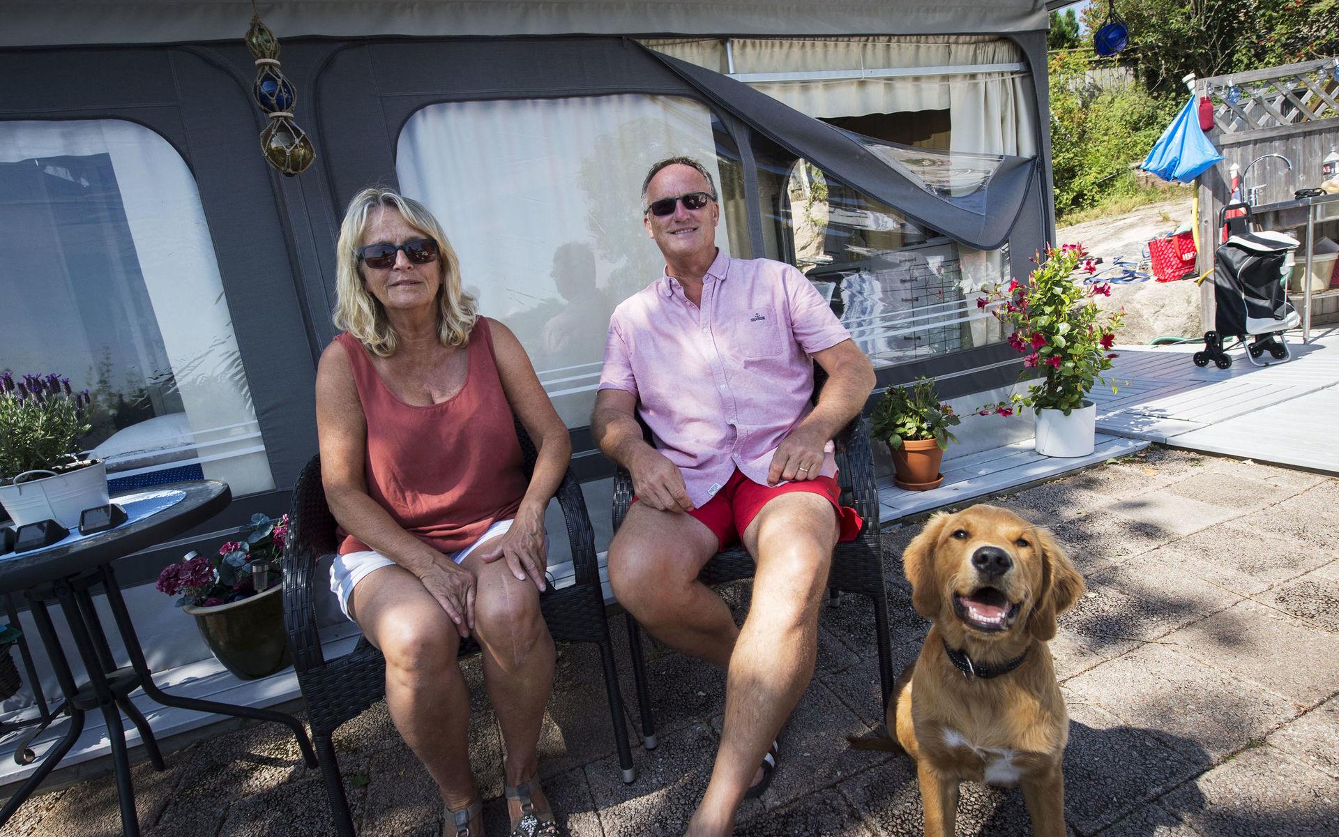 Annemarie och Torleif Högberg tog med sin hund Bozo på semestern i år.