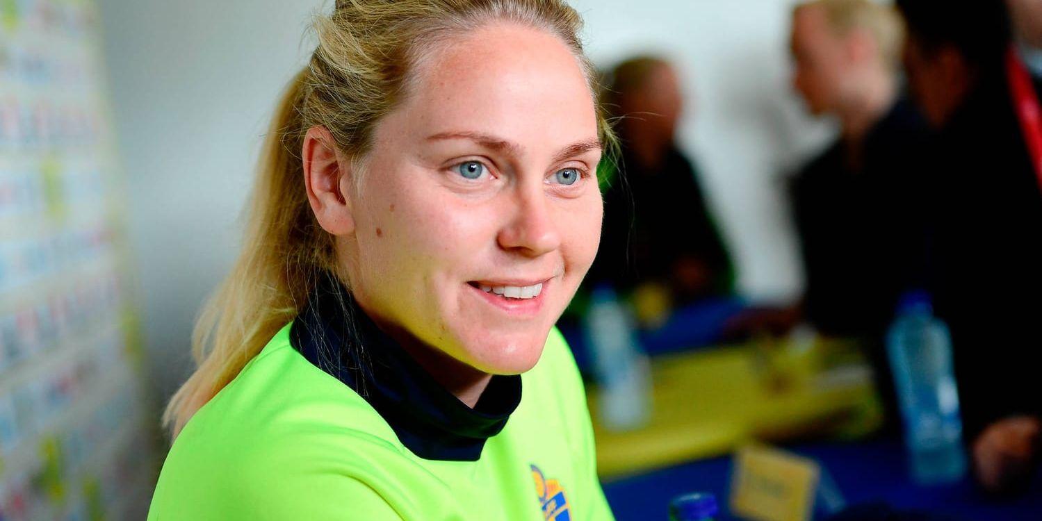 Lisa Dahlkvist har redan glömt förlusten mot Italien i EM. "Det är klart att man inte har samma energi som när man har vunnit en match. Det är viktigt att ha koll på att alla lämnar den här matchen och känner att vi fortfarande är kvar och har ett bra läge", säger hon.