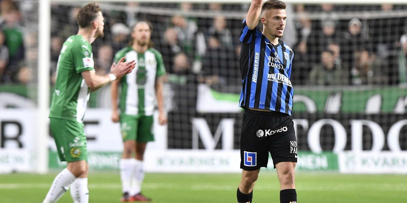 Sirius Shkodran Maholli firar ett av sina två mål mot Hammarby i matchen som slutade 3–3.